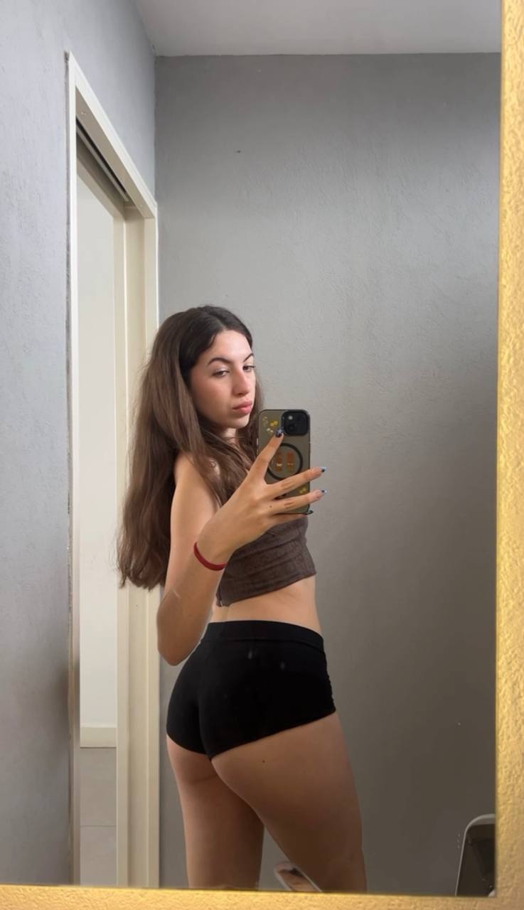 Amber in her underwear in Daejeon