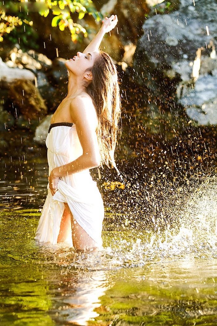 Marie Avgeropoulos in Daejeon