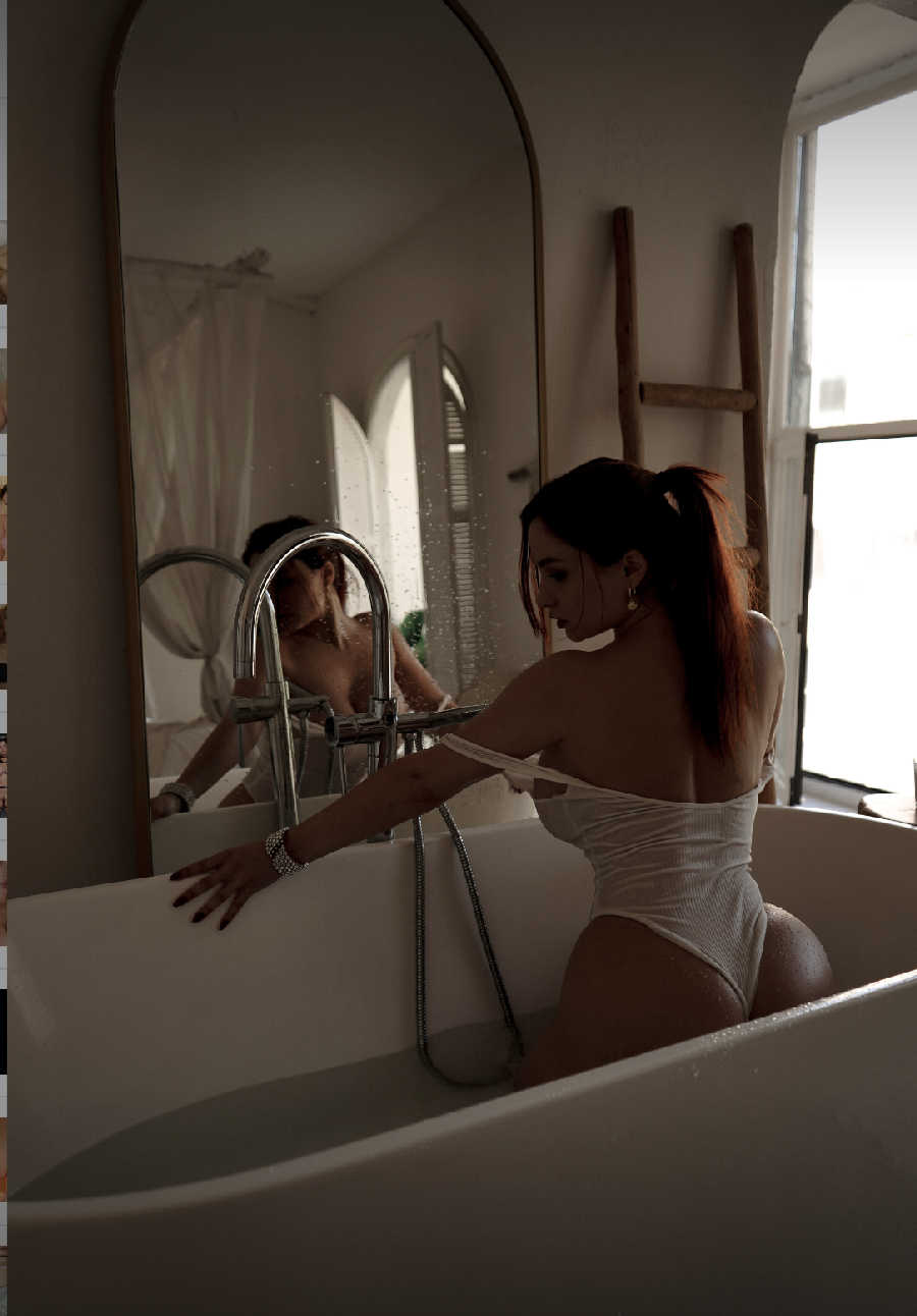 A playful frame from Miranda Faith nude — online in Daejeon