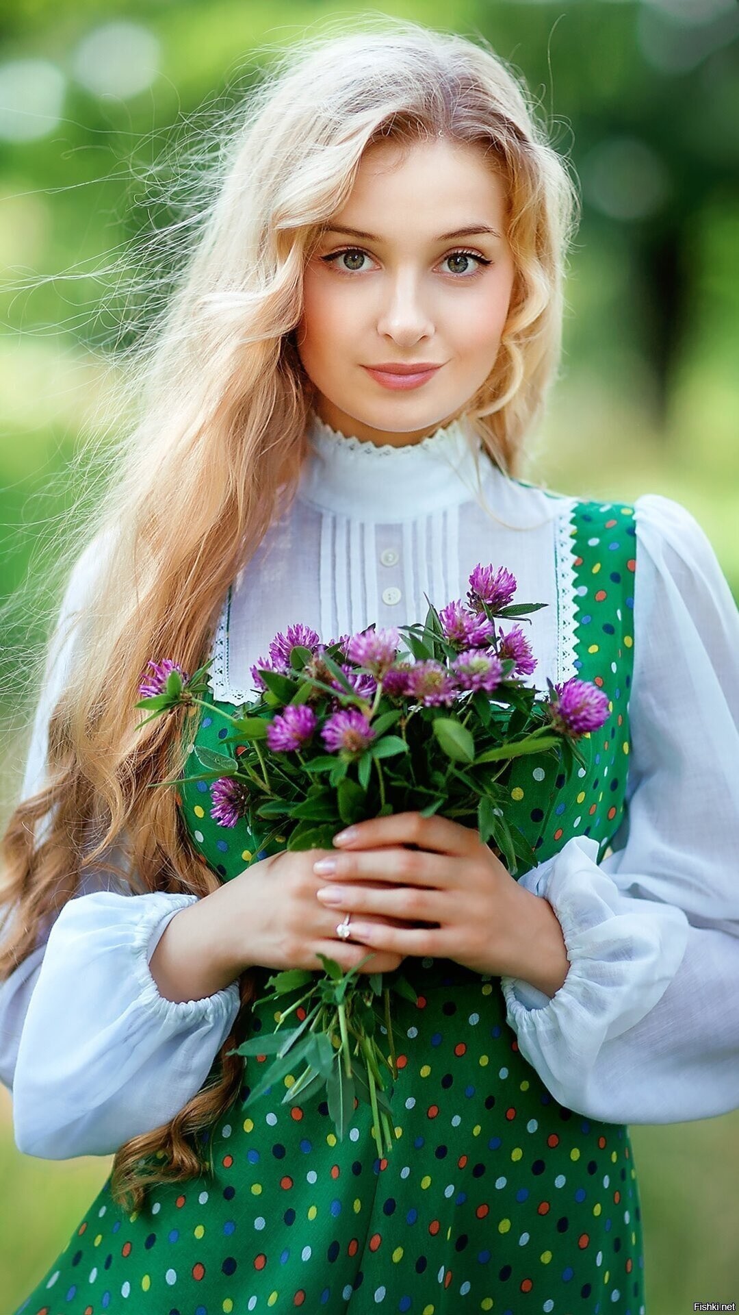Girls in Slavic costumes in Daejeon