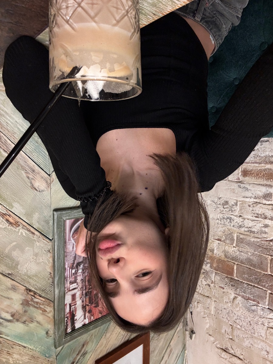 Fresh photos, fresh mood — Tina online in Daejeon